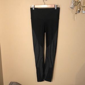 NEW Lululemon size 8, high waist, 27” inseam
